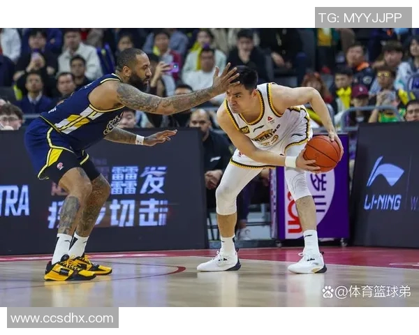 任骏飞领衔球队奋战新赛季展现篮球风采与拼搏精神的精彩瞬间 任骏飞领衔球队奋战新赛季展现篮球风采与拼搏精神的精彩瞬间